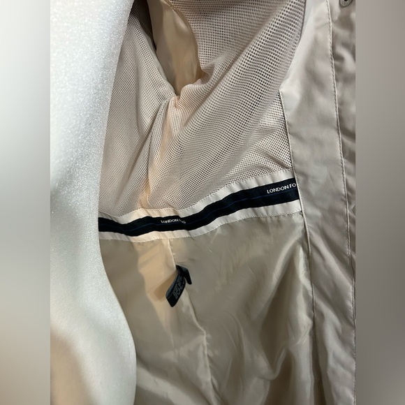 Classic London Fog Ivory Trench Raincoat - Size Small - Excellent Condition! - Picture 5 of 12